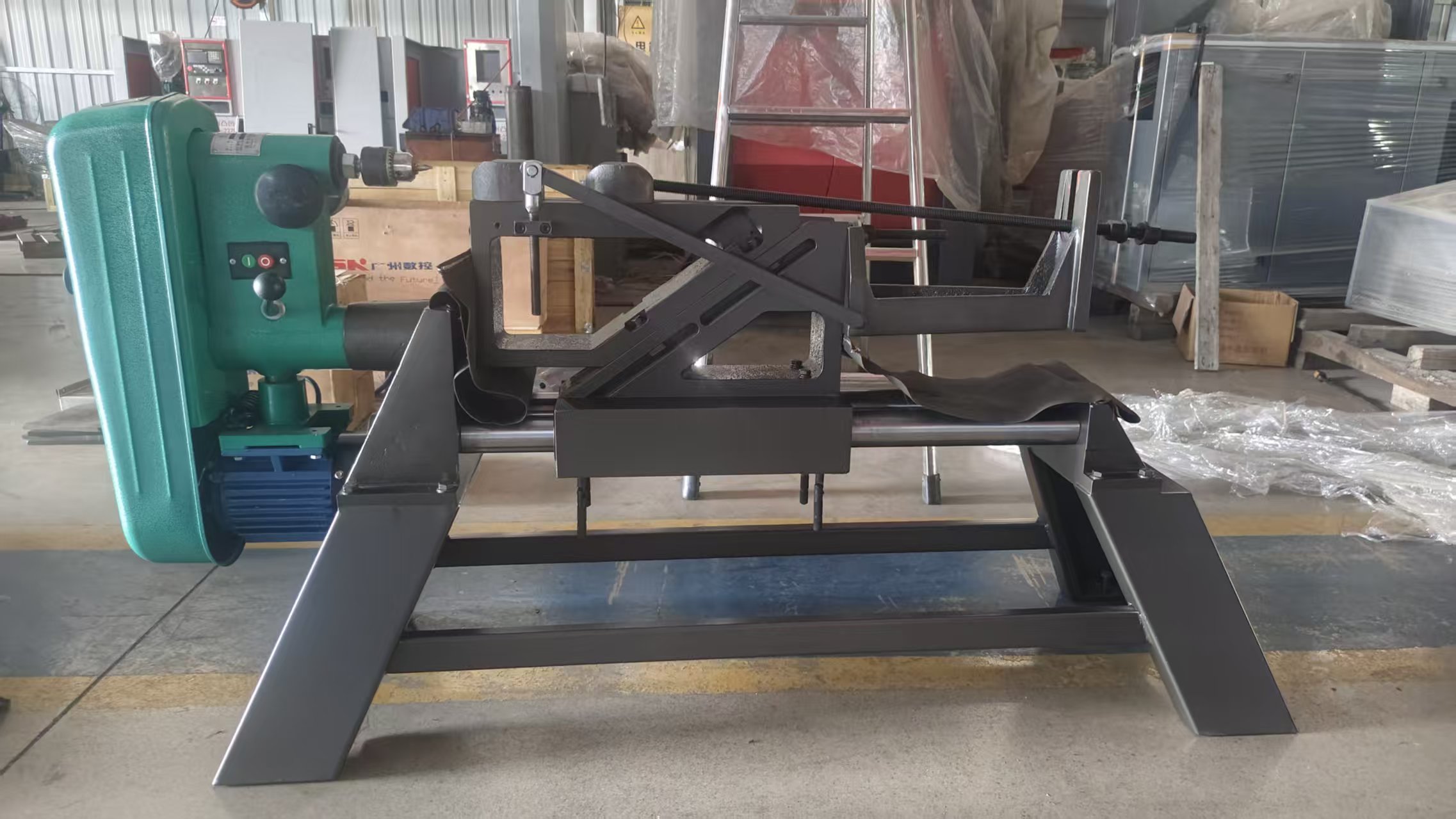 感谢广东东莞xx精密自动化机械有限公司惠购1.2米圆钢中心孔钻床