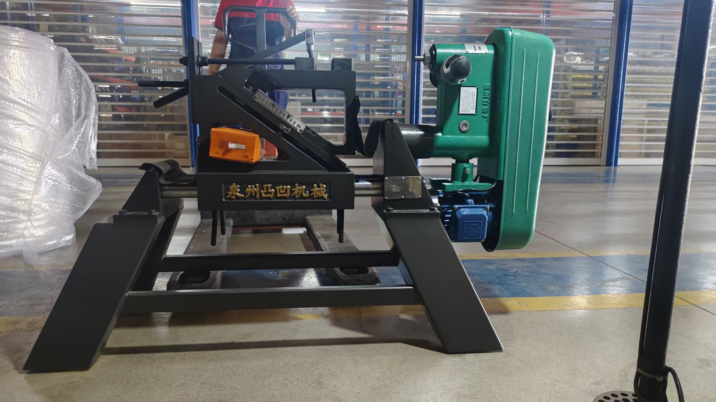 感谢晋江东石xx机械有限公司惠购0.6米圆钢中心孔钻床